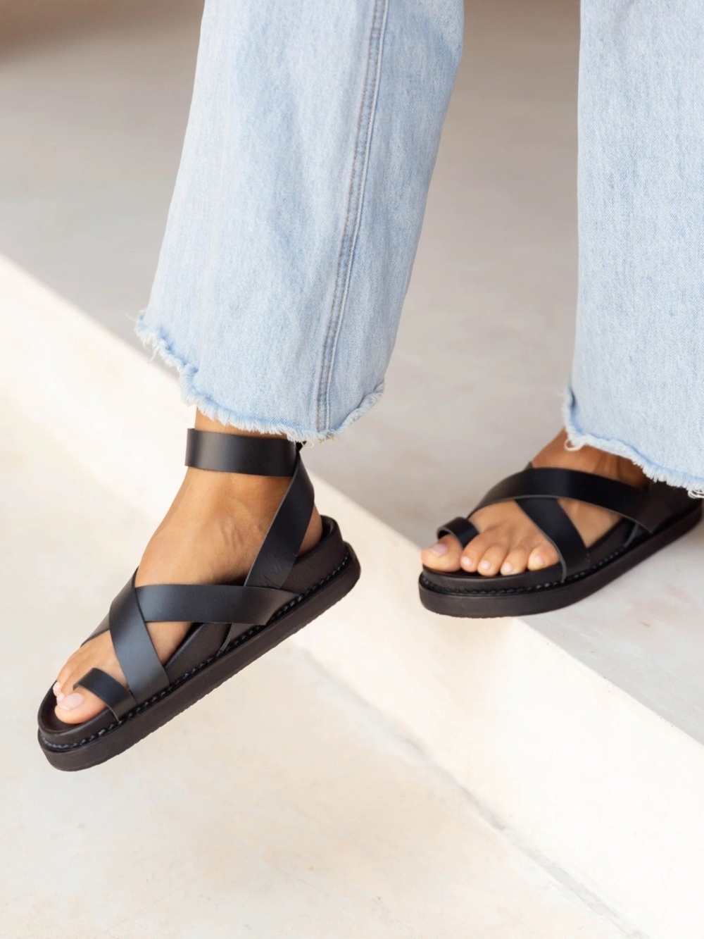 Women's Black Cross-Strap Ankle Sandals with Cushioned Sole Size 7 (38) So Comfy